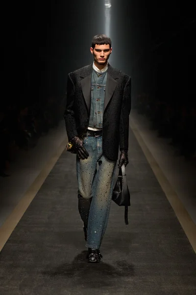Look 54
